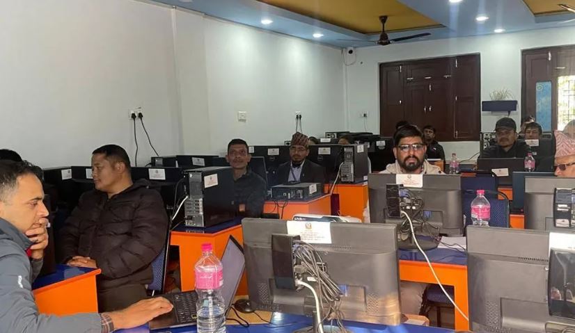 सामुदायिक विद्यालयका शिक्षकलाई प्रविधिमा दक्ष बनाइँदै
