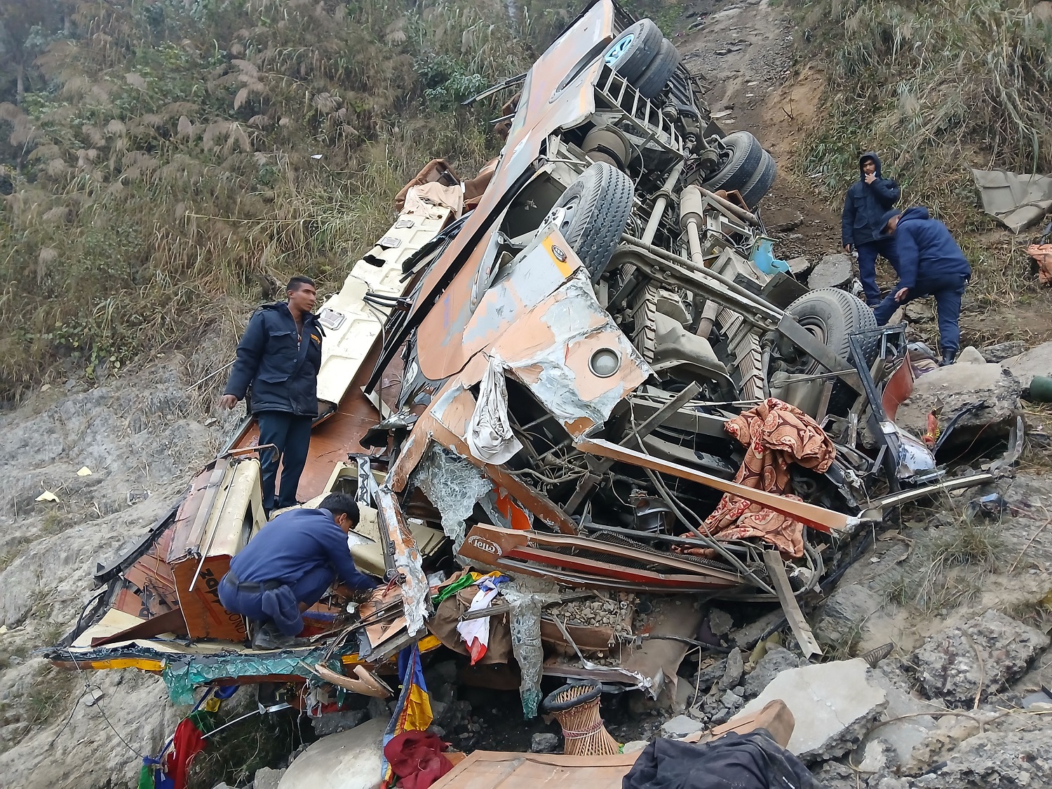 धादिङमा भएको बस दुर्घटनालाई लिएर गृहमन्त्रालयमा आकस्मिक बैठक