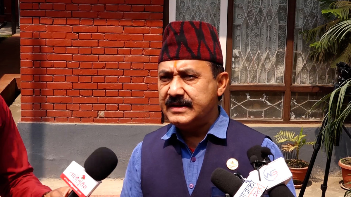 पूर्वराजा ज्ञानेन्द्रमा संवेदनशीलता देखिएन : विश्वप्रकाश शर्मा