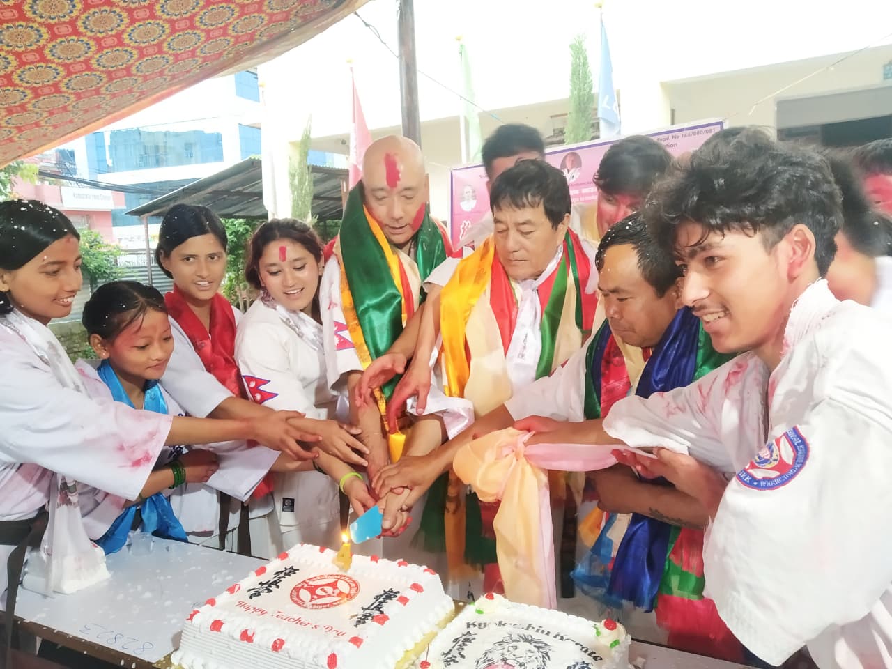 गुरु पूर्णिमामा क्योकुशिनकाई कराते डोजो नखिपोटमा गुरु सम्मान कार्यक्रम