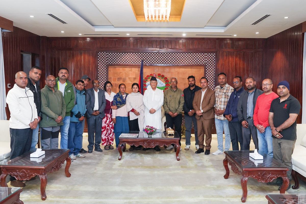 प्रधानमन्त्रीसँग पत्रकार रजकका परिवारको भेट, दोषीमाथि कडा कारबाही गर्ने आश्वासन
