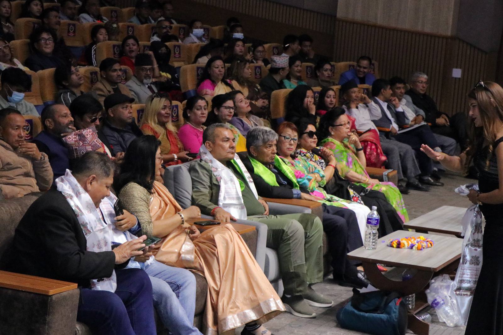 ब्लकबस्टर अवार्ड २०८२ : विपिन कार्की र मिरुना मगर वर्ष उत्कृष्ट