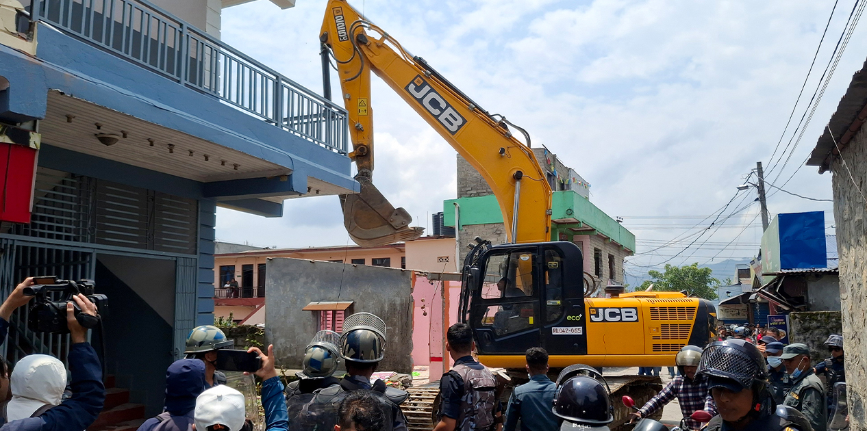 पोखरामा हटाइए सरकारी जग्गा अतिक्रमण गरी निर्माण गरिएका संरचना