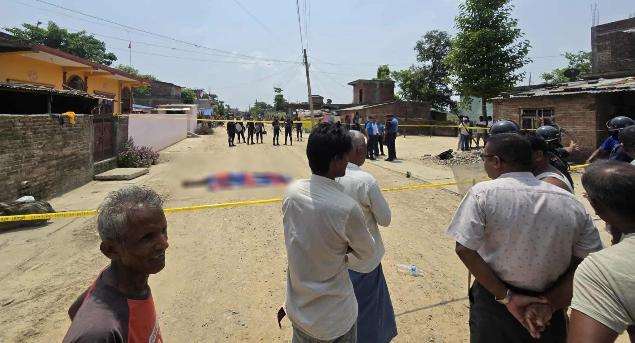 कोदालो प्रहार गरी आफ्नै बुबा र छिमेकीको हत्या