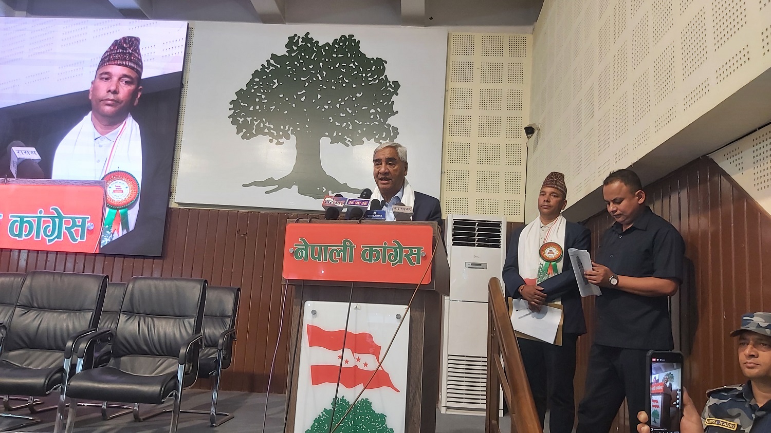कांग्रेसका विभिन्न विभागहरू सक्रिय हुँदा पार्टीलाई ऊर्जा थपेको छ : सभापति देउवा