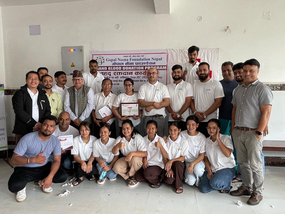 गोपाल नीना फाउण्डेसनबाट बृहत् रक्तदान, १० महिलासहित ५७ जनाले दिए रगत