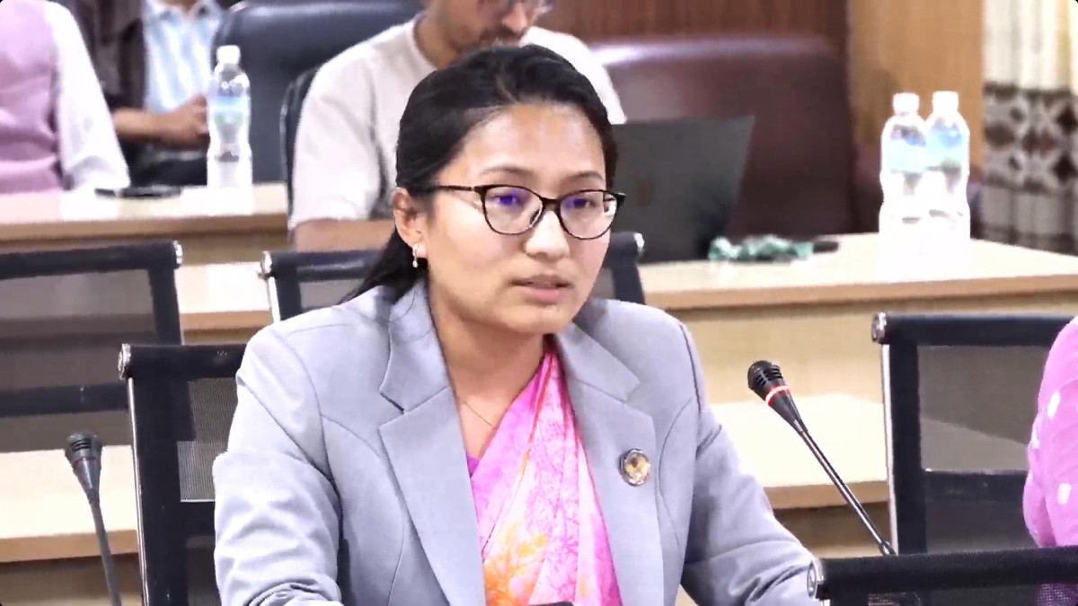 समिति सभापतिको भुमिका सरकारको प्रवक्ता जस्तो भयो : सांसद गुरुङ