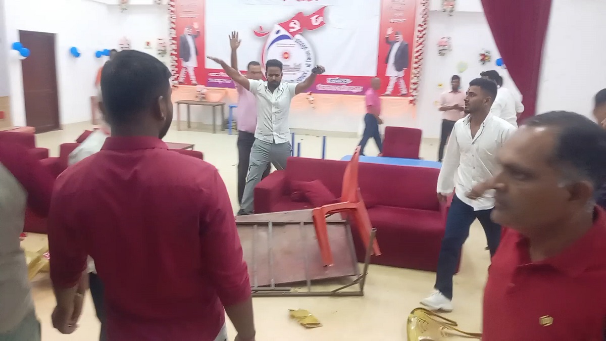 एमाले धनुषा अधिवेशनमा झडप, ५ जना घाइते