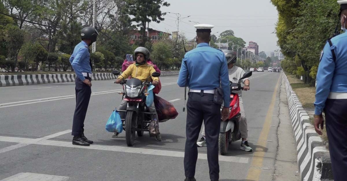 ट्राफिक कारबाहीबाट २७ लाख ५७ हजार २ राजस्व संकलन