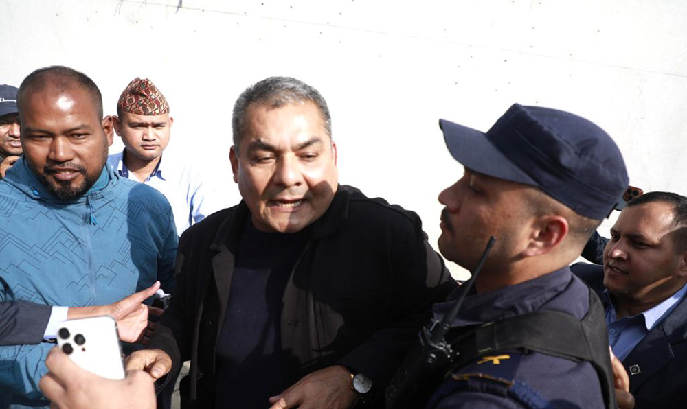 दुर्गा प्रसाईं भारतमा पक्राउ