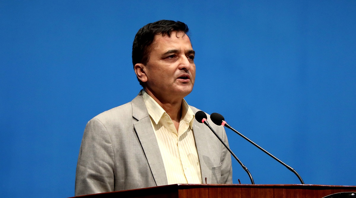 निजामती विधेयकमा भट्टराईको प्रस्ताव : कर्मचारीको अवकाश उमेर ६२ र ६५ वर्ष तोकौँ