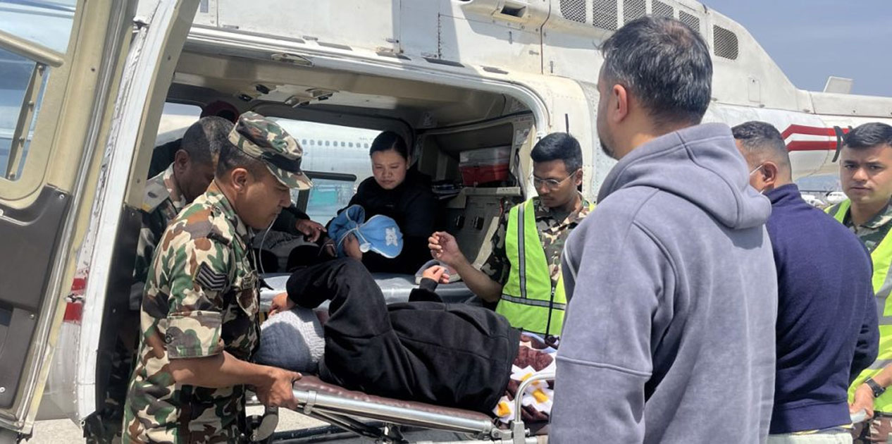 सुत्केरी व्यथाले छट्पटाएकी महिलाको सेनाले गर्‍यो हवाई उद्दार