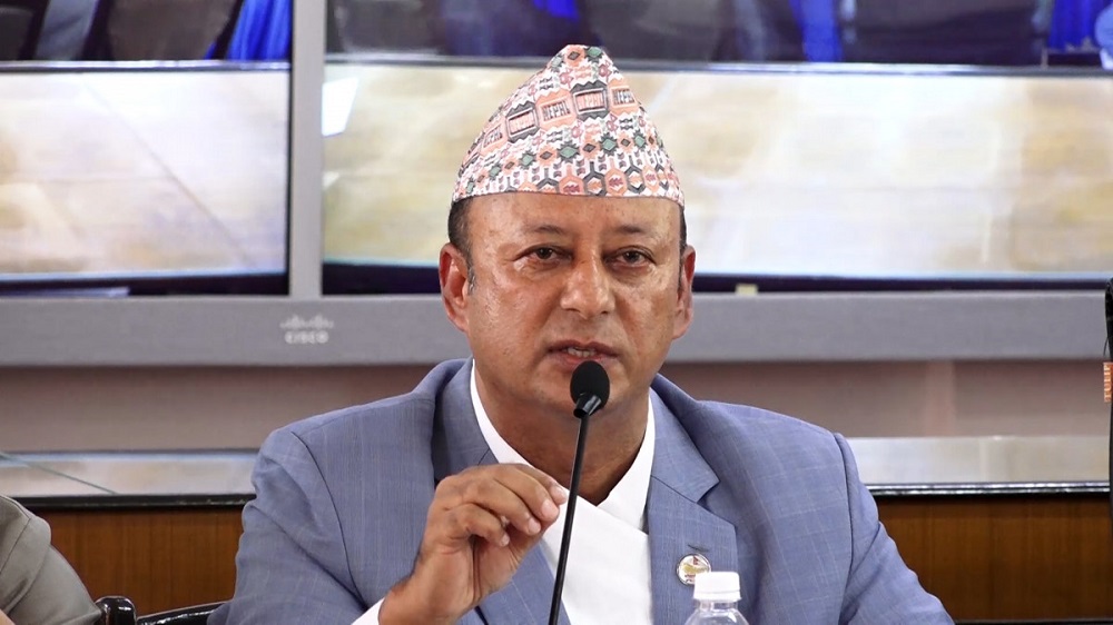 सरकार निजी क्षेत्रलाई सहज हुने गरी कानुन निर्माणमा लागेको छ : मन्त्री खड्का