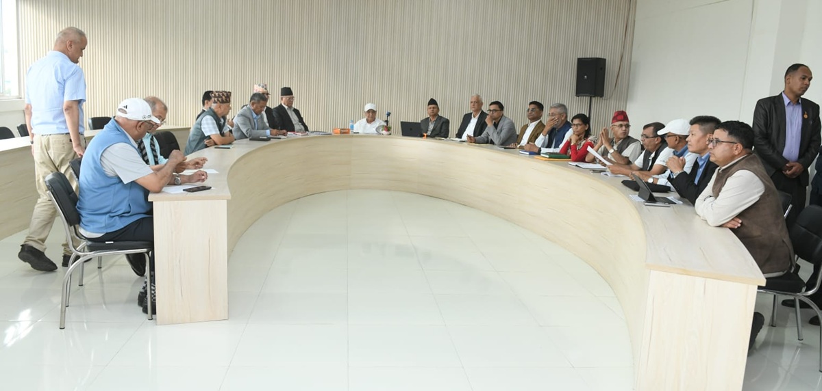 एमाले पुनर्गठन विवाद अब केन्द्रीय कमिटीमा