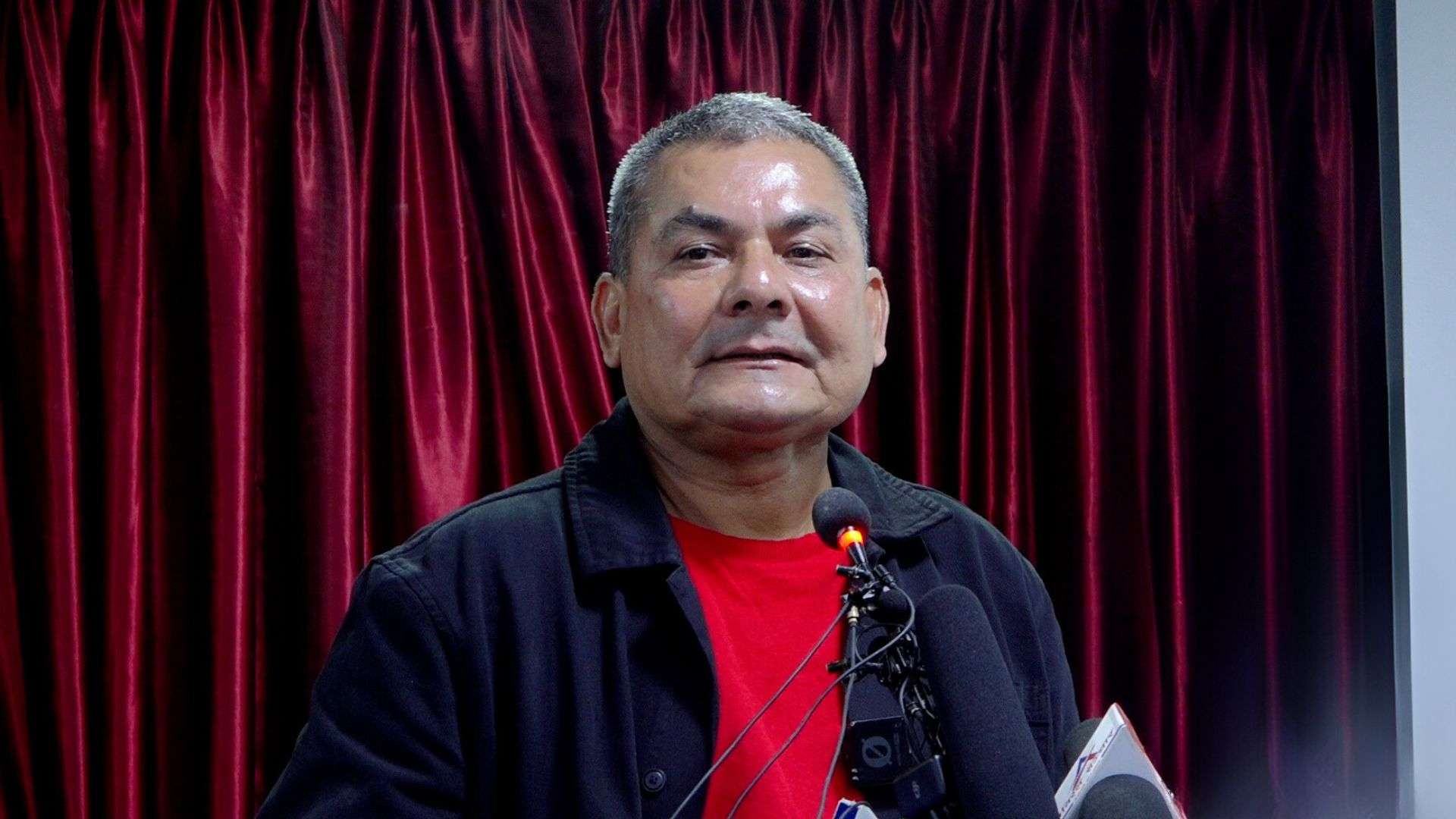 दुर्गा प्रसाईंविरुद्ध साइबर ब्यूरोमा उजुरी