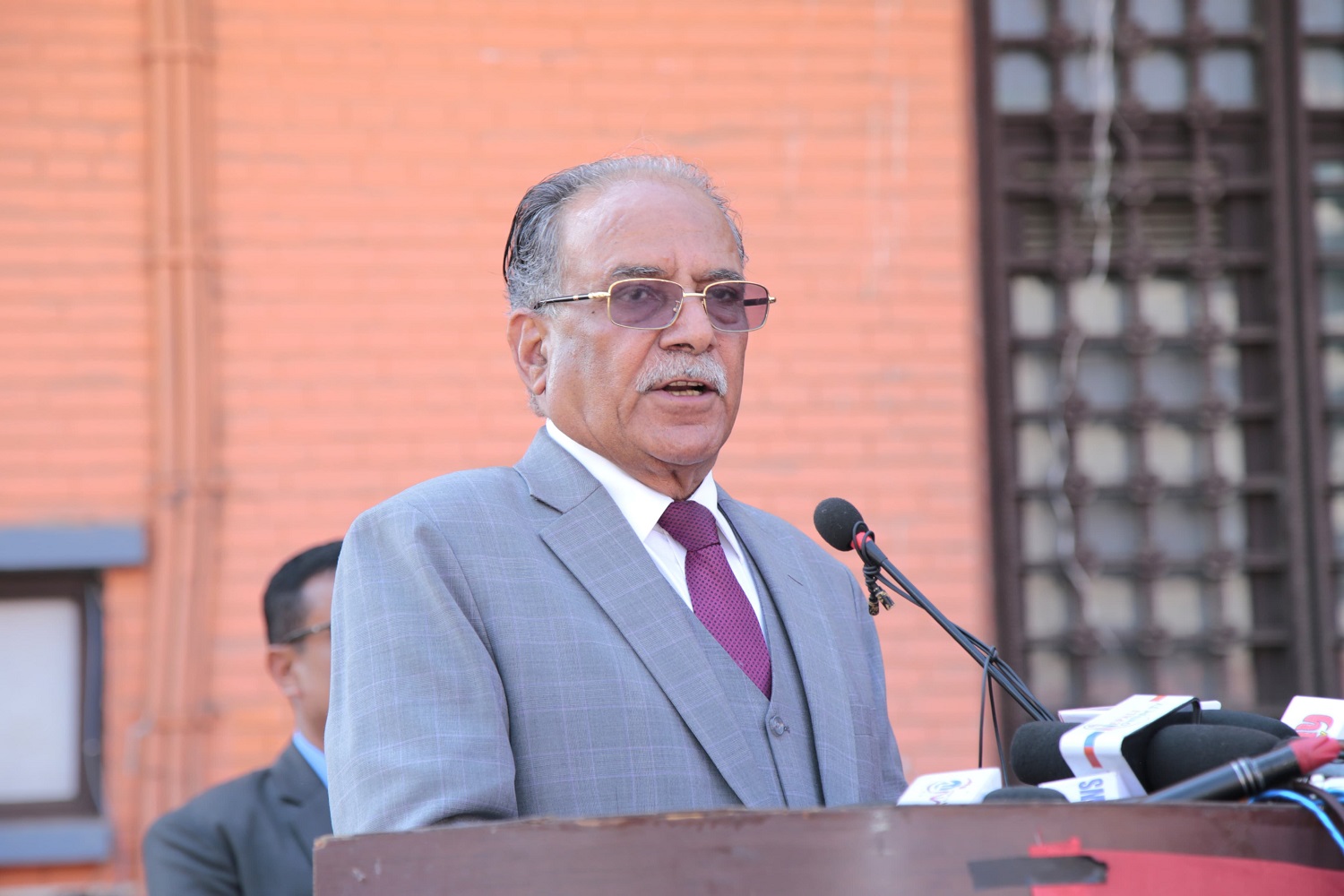 संविधान संशोधनअघि बृहत् समीक्षा गरौँः अध्यक्ष दाहाल