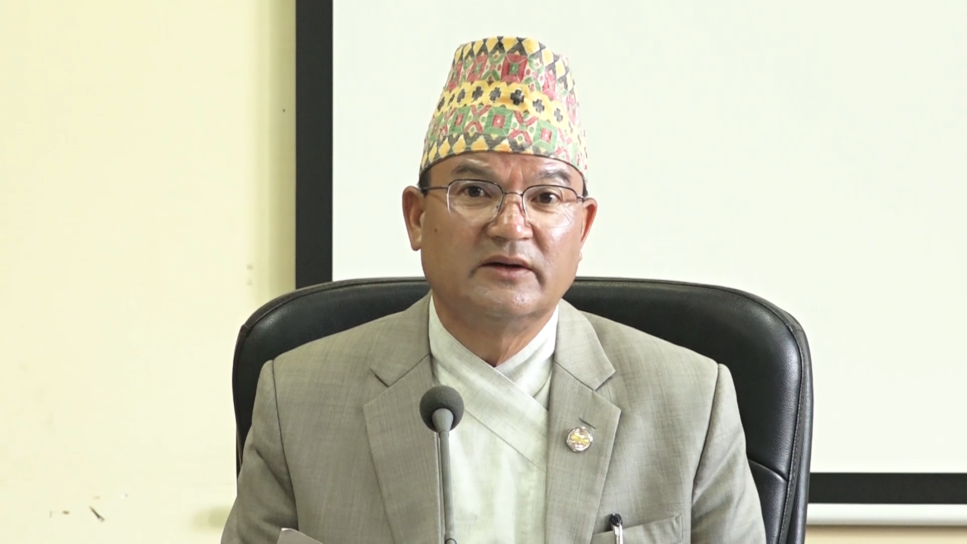 सामुदायिक वनलाई कार्बन क्रेडिट कारोबारमा सहभागी गराउँछौँः मन्त्री शाही