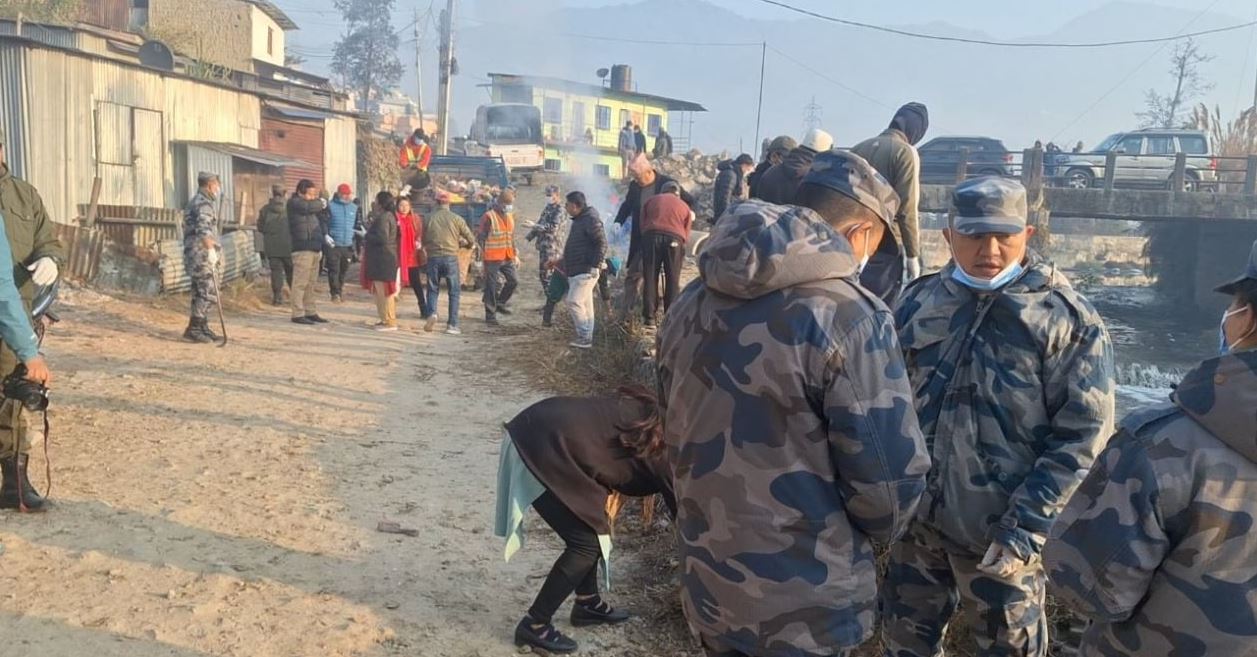 विष्णुमती सफाइ अभियानः ३३औं हप्ता टोखा ३ को करिडोर क्षेत्रमा सफाइ