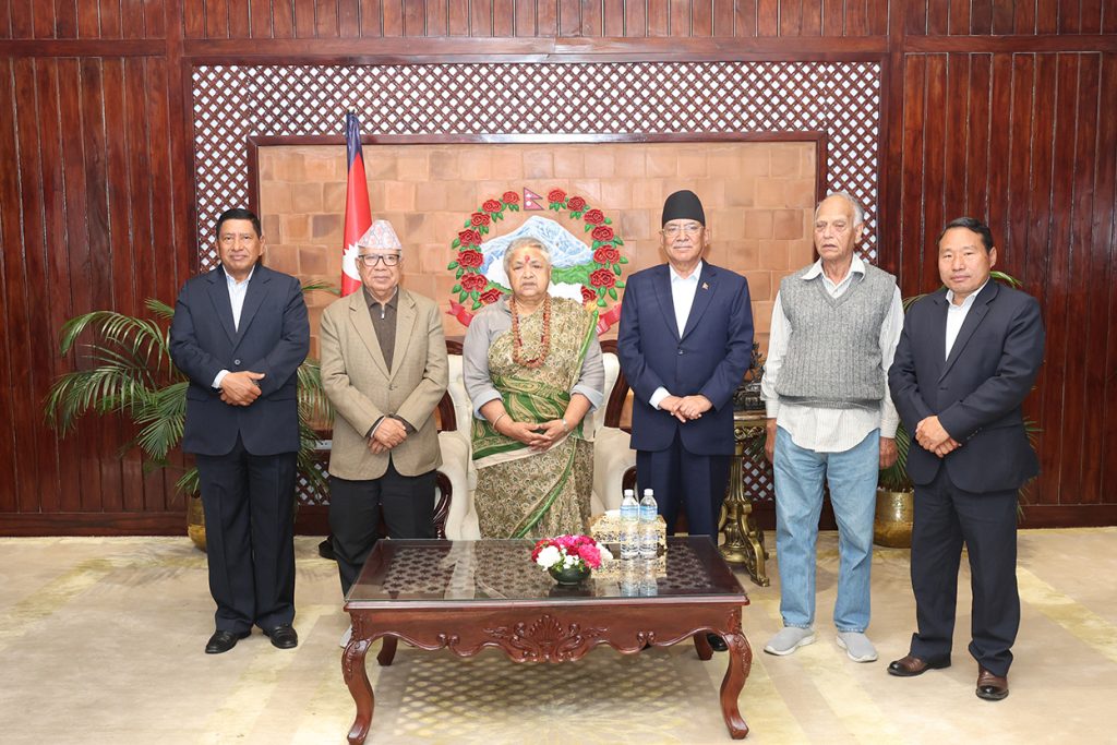 निर्वाचन सफल बनाउन भूमिका खेलेको भन्दै प्रधानमन्त्रीले गरिन् नेकपाको प्रशंसा